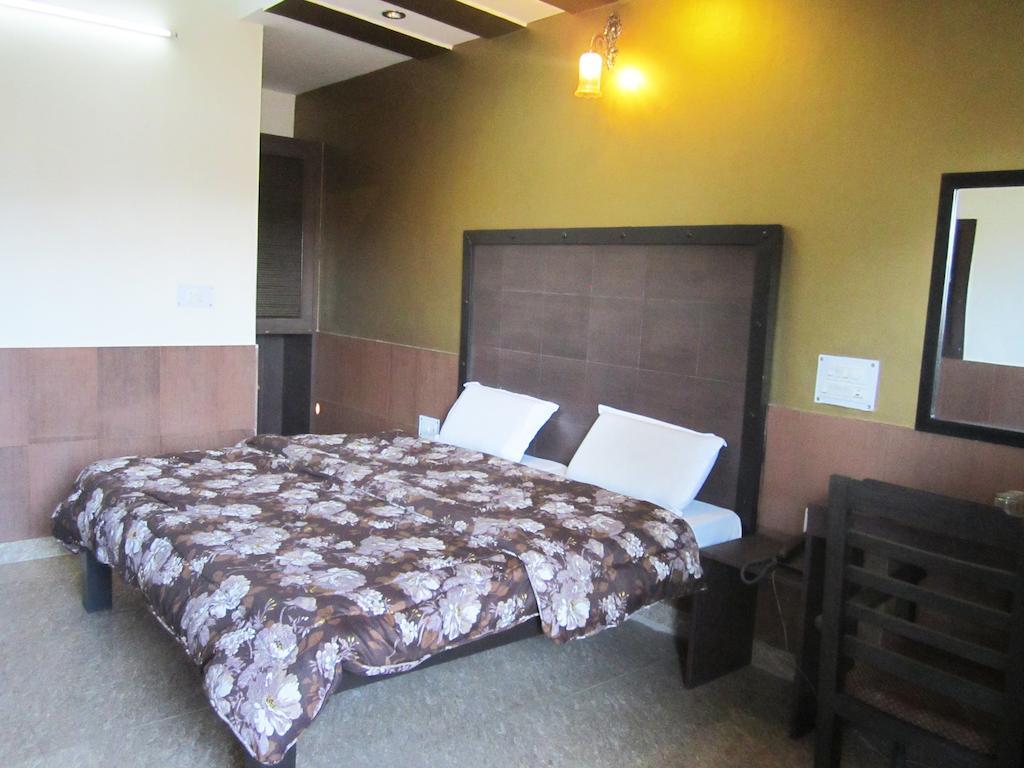 Hotel Chitra Heritage 哈里瓦 客房 照片